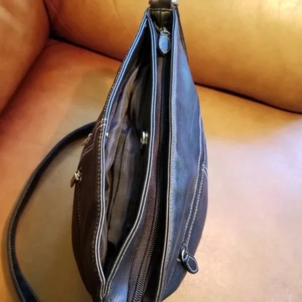 Classic Pebbled Leather Shoulder Bag w zipper details - Picture 6 of 15